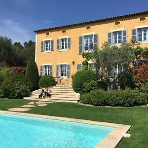 La Bastide Tara Bed & Breakfast Cabries